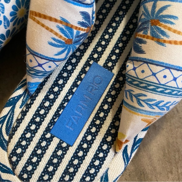 Farm Rio Puffy Flip Flops - Picture 3 of 4